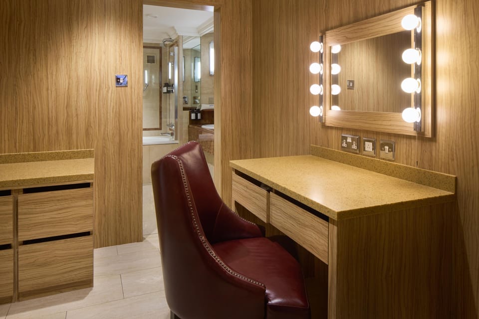 Suite, 1 Bedroom (View of the Square) | Egyptian cotton sheets, premium bedding, in-room safe, desk
