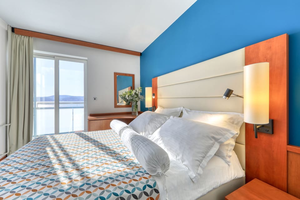 Superior Double Room, Balcony (Sea View) | Hypo-allergenic bedding, minibar, in-room safe, laptop workspace