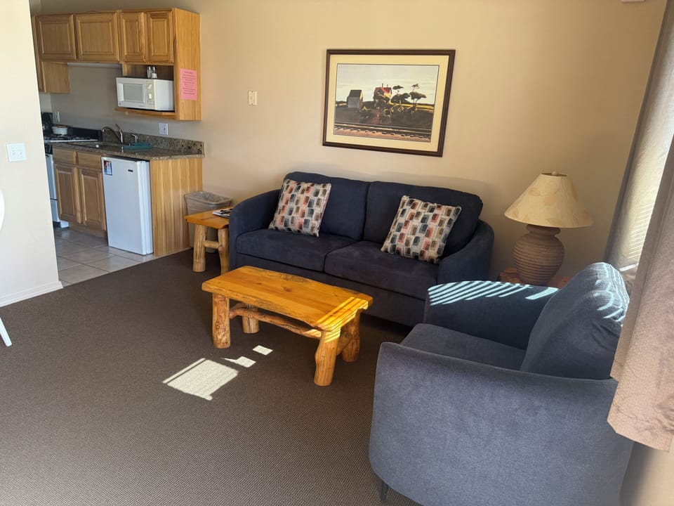 Suite, 1 Bedroom (Pet Friendly) | Individually decorated, individually furnished, iron/ironing board