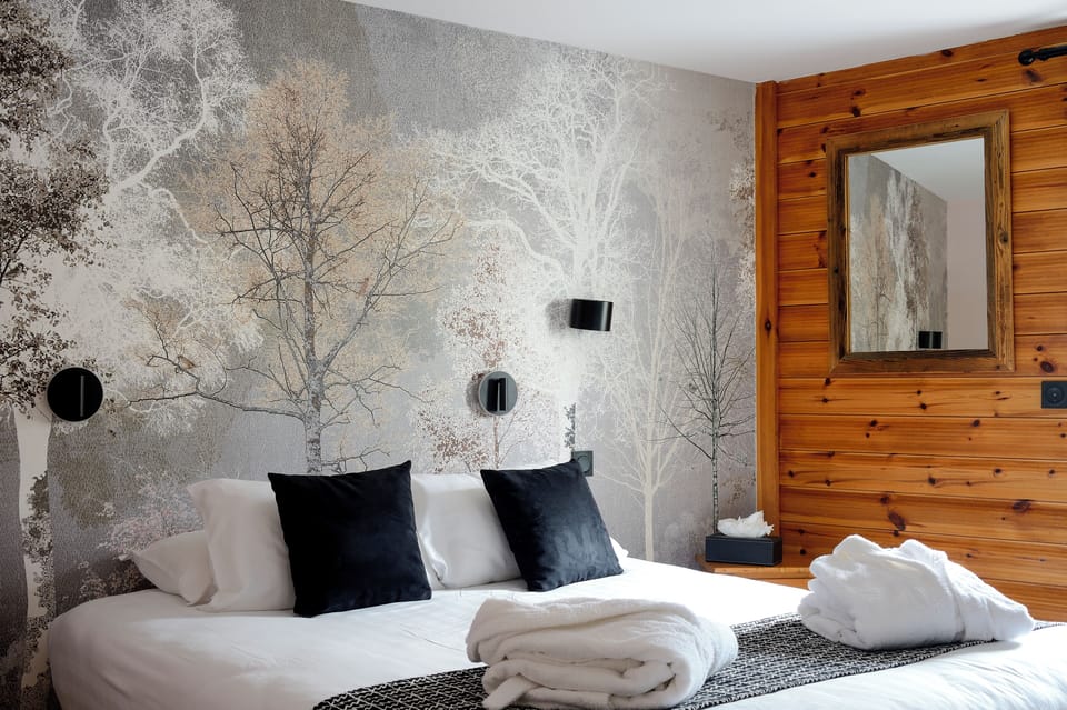 Executive Suite | Premium bedding, in-room safe, individually decorated