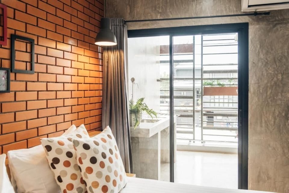 Deluxe Room | Desk, laptop workspace, rollaway beds (surcharge), WiFi (free)