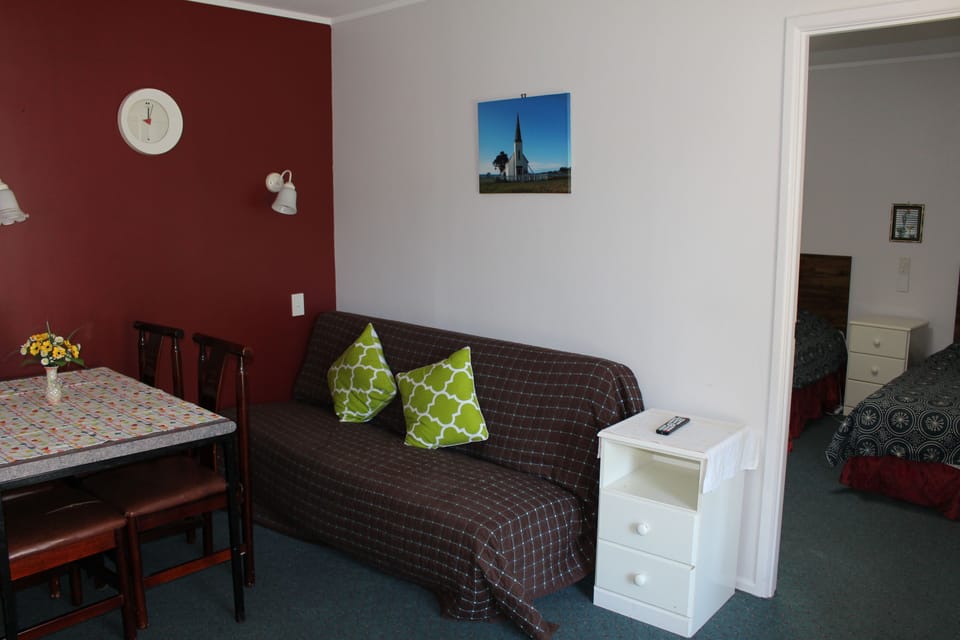 Family Unit | Desk, blackout drapes, soundproofing, free WiFi