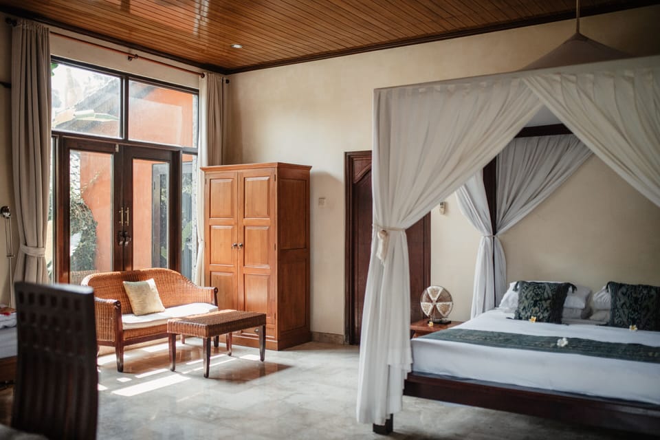 Garden Suite, 1 Bedroom | Minibar, in-room safe, desk, iron/ironing board