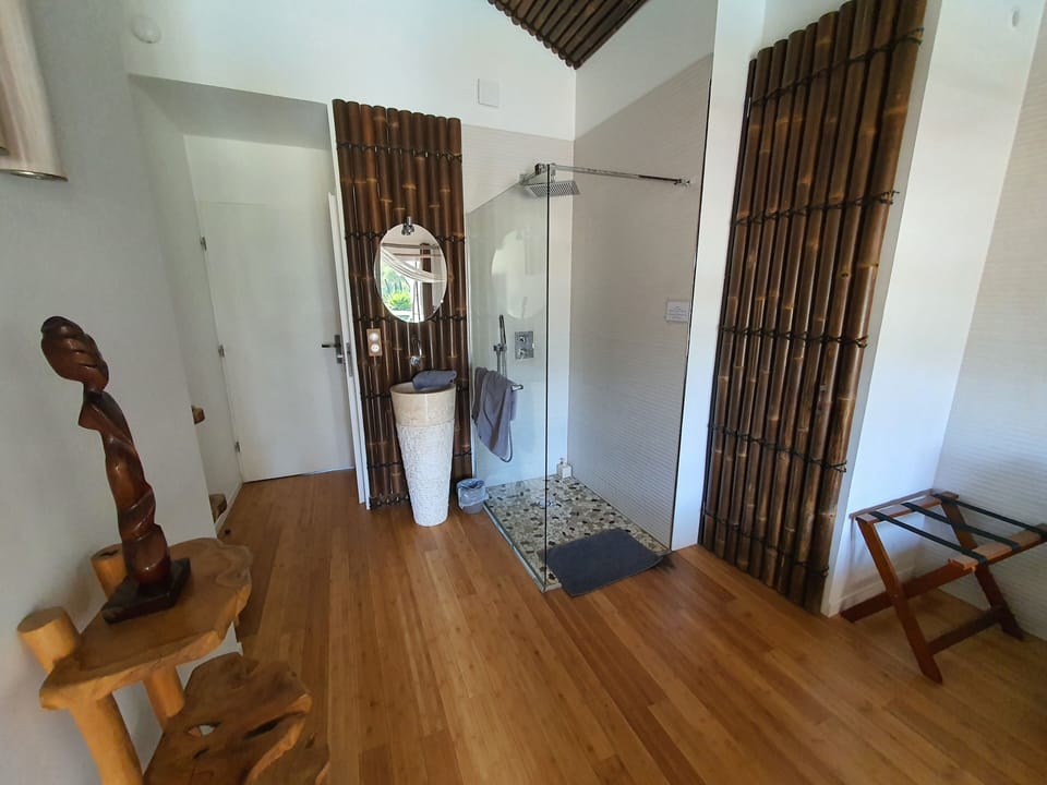 Double Room MOOREA, Golf and Pool View | Minibar, individually furnished, soundproofing, rollaway beds