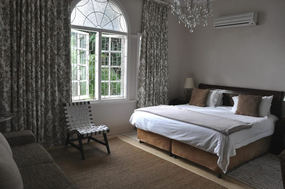 In-room safe, desk, WiFi (free), bed sheets