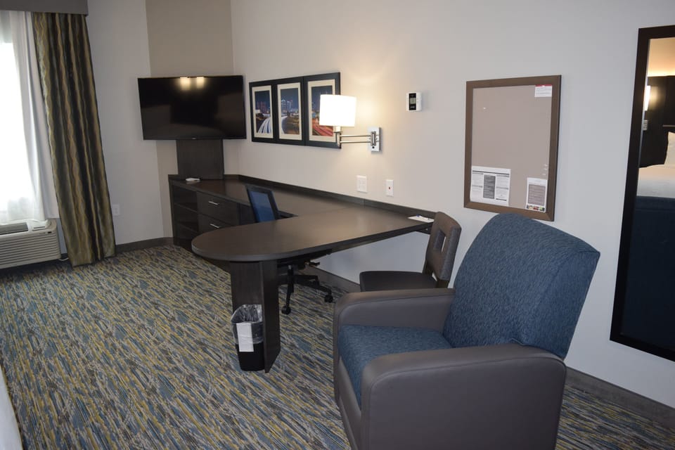 In-room safe, desk, laptop workspace, soundproofing