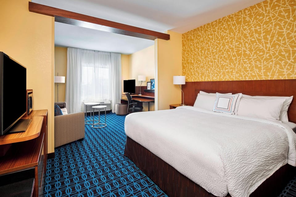1 bedroom, premium bedding, down comforters, pillowtop beds