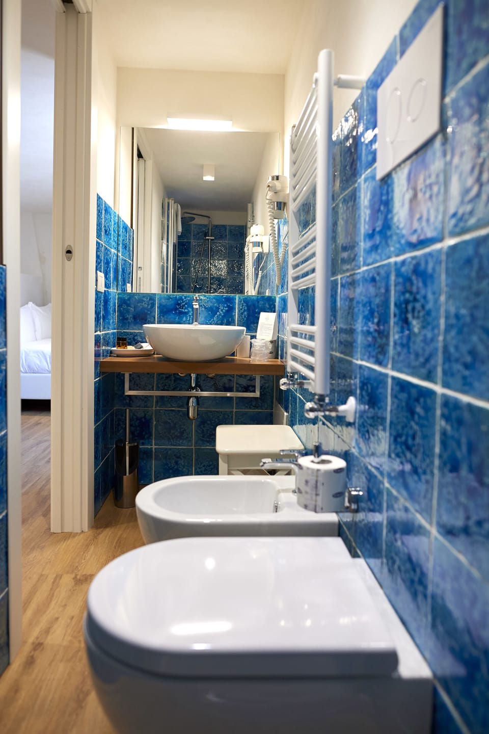 Classic Double Room, Sea View | Bathroom | Shower, free toiletries, hair dryer, slippers