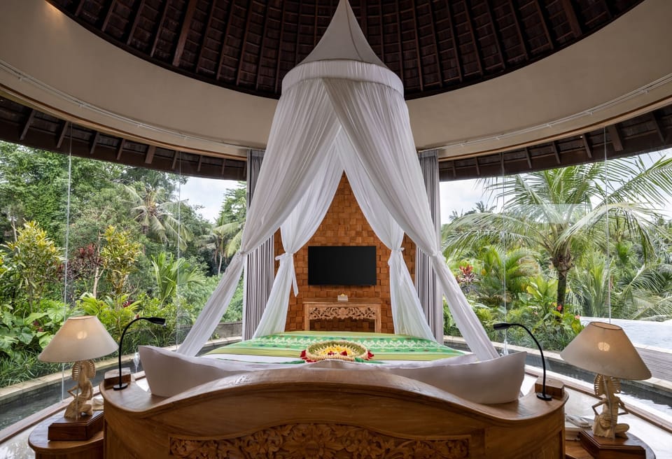Luxury Royal Private Pool Villa with Jacuzzi with Daily Afternoon Tea | Minibar, in-room safe, desk, blackout drapes