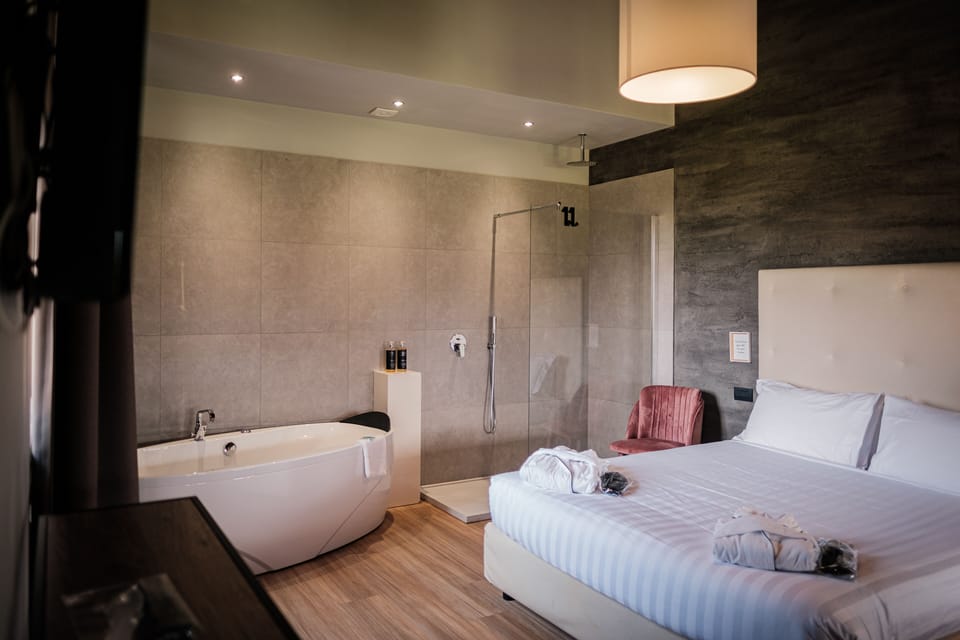 Suite | Minibar, soundproofing, free WiFi