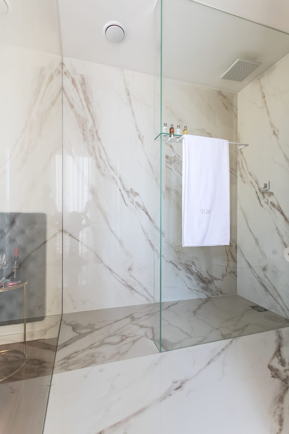 Bathroom shower