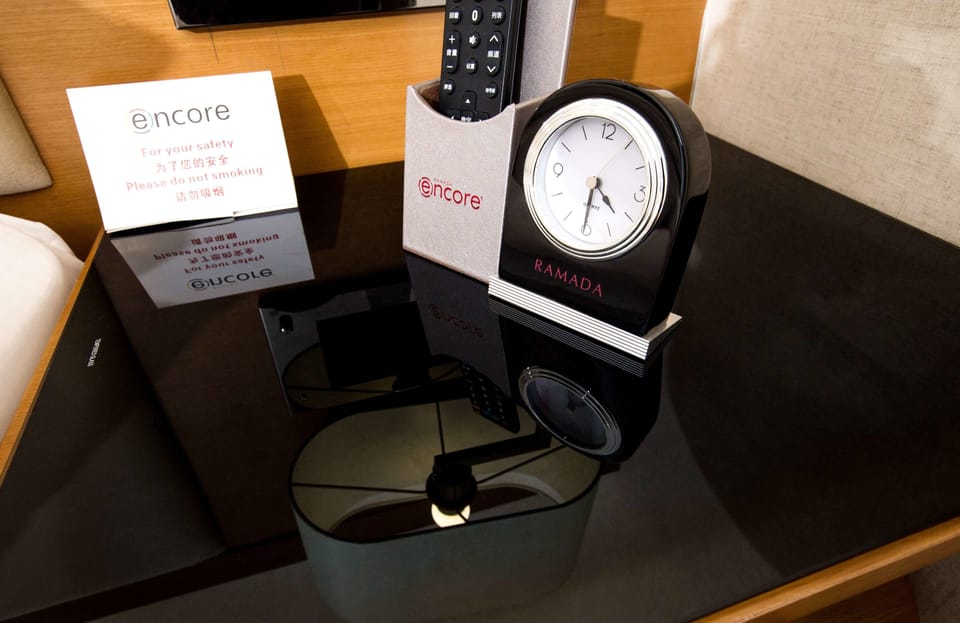 Minibar, in-room safe, WiFi (free), alarm clocks
