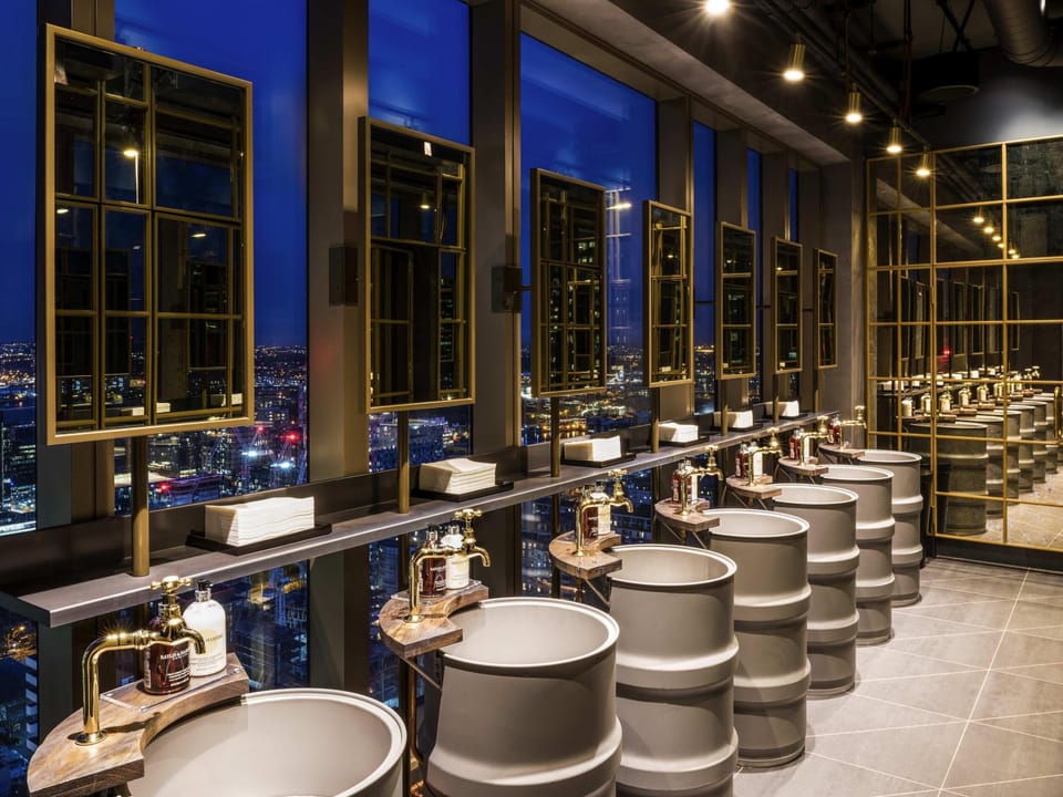 Cocktail bar