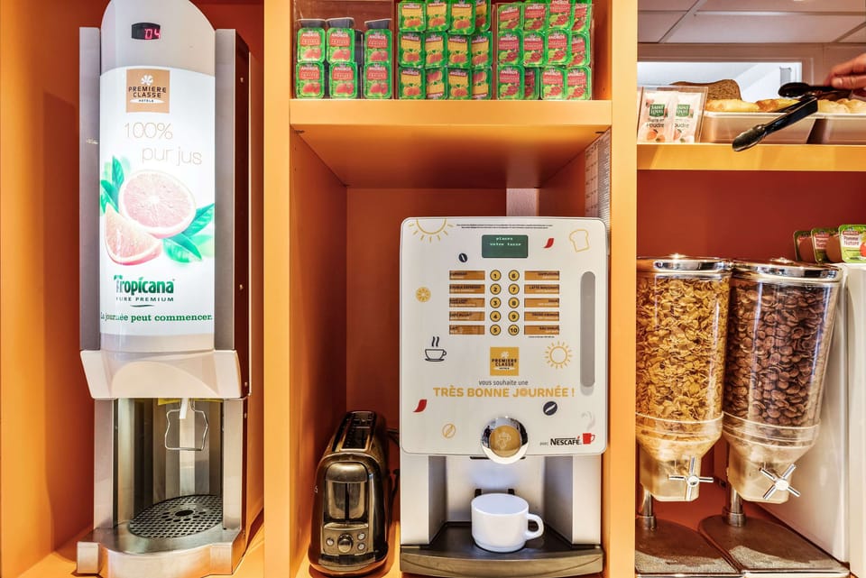 Daily buffet breakfast (EUR 6.65 per person)