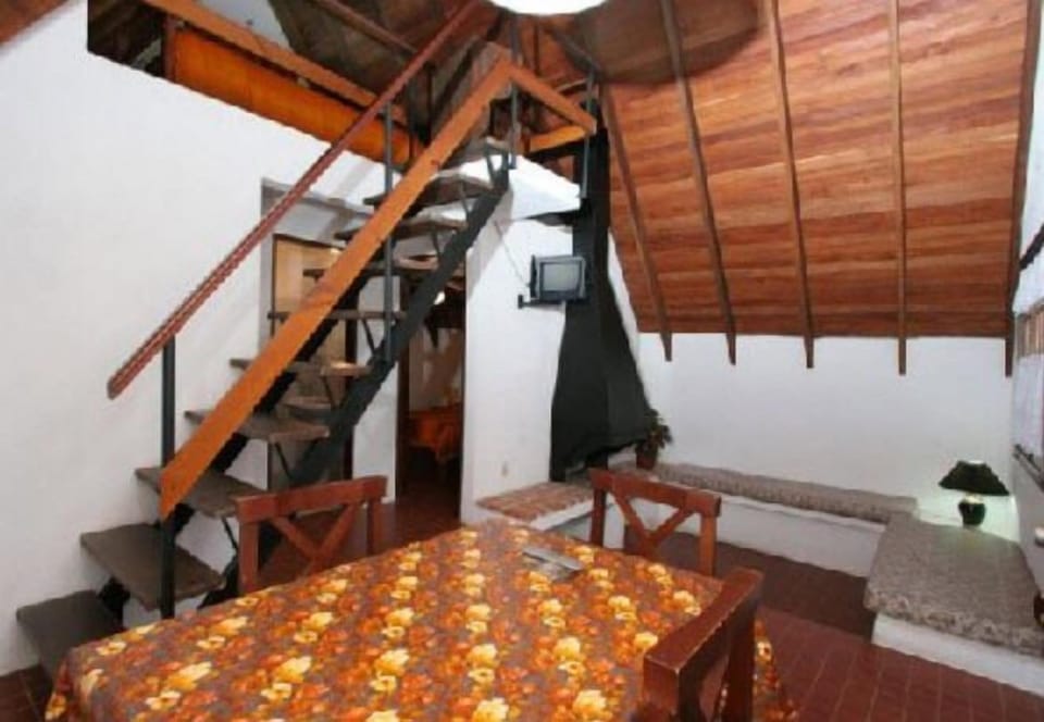 Cabin | Free cribs/infant beds, free WiFi, bed sheets
