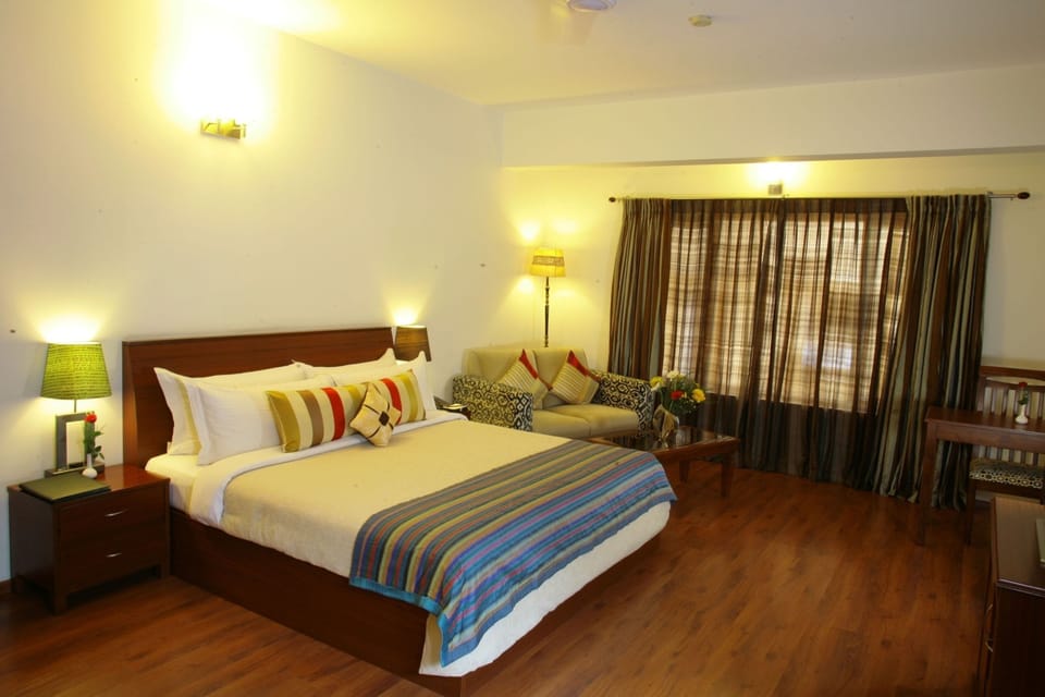 Premium bedding, minibar, in-room safe, desk
