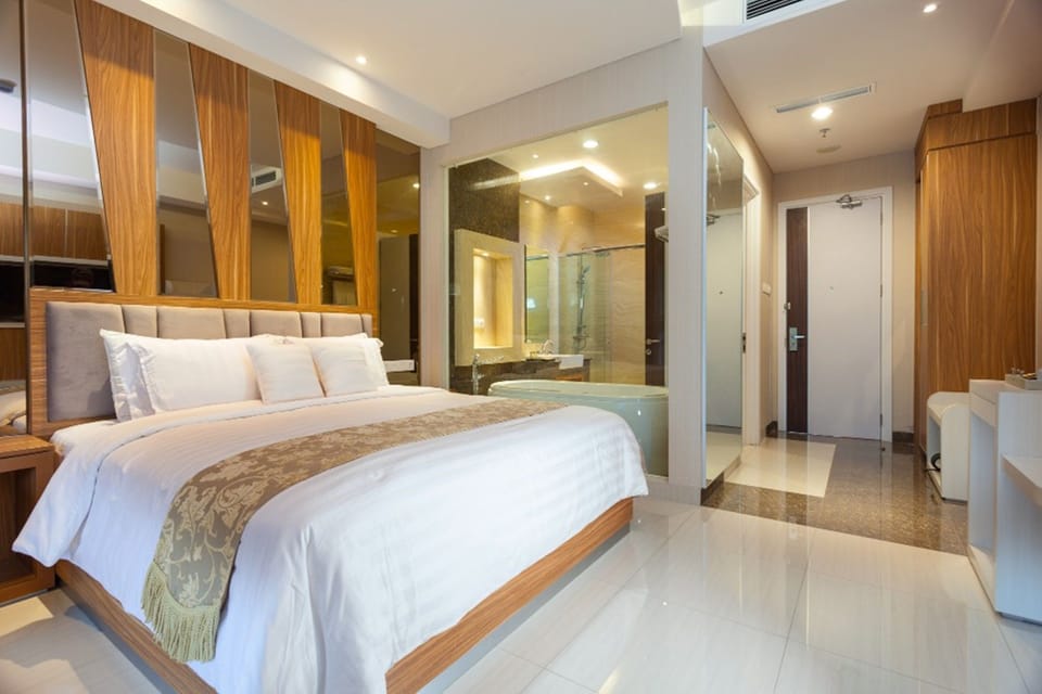 Minibar, in-room safe, desk, blackout drapes