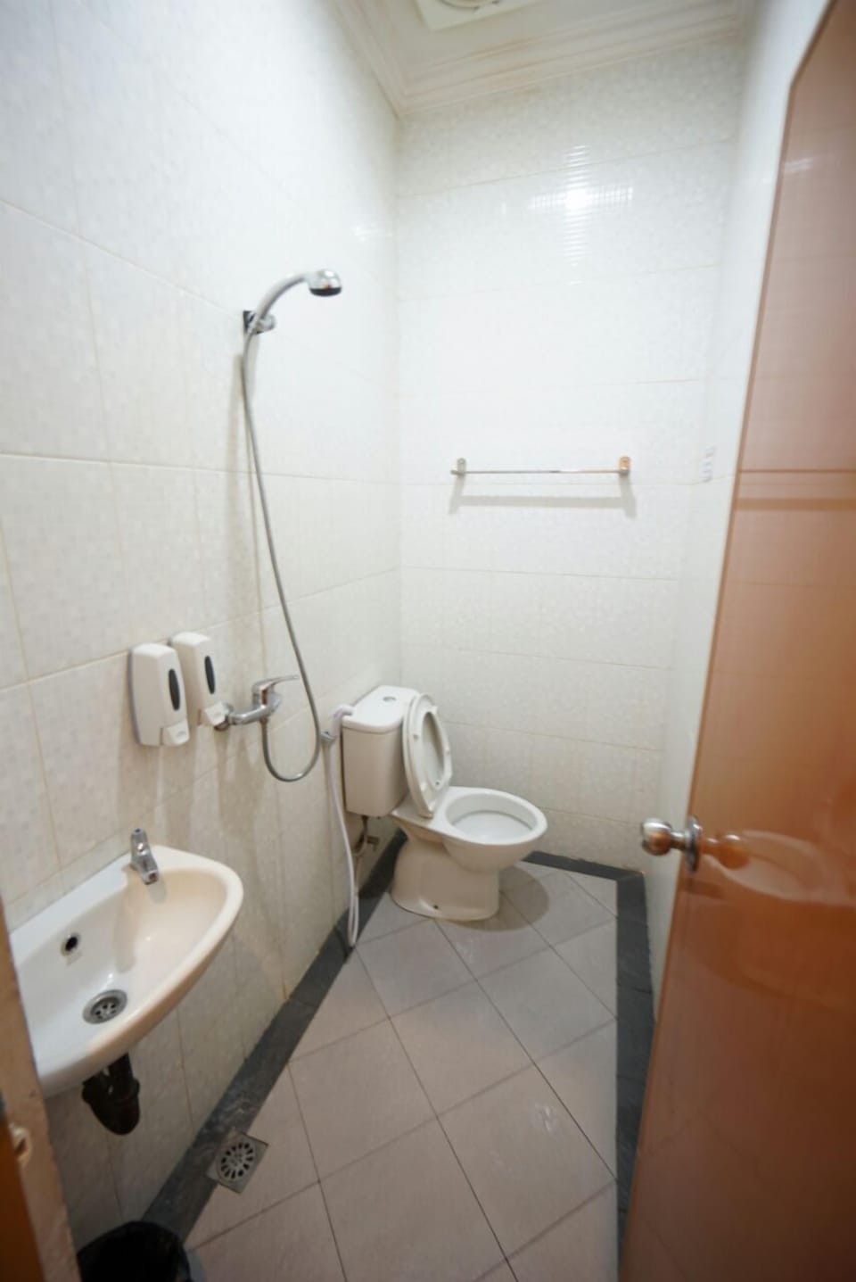 Shower, free toiletries, slippers, towels