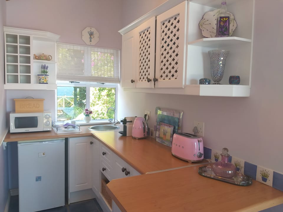 Espresso maker, electric kettle