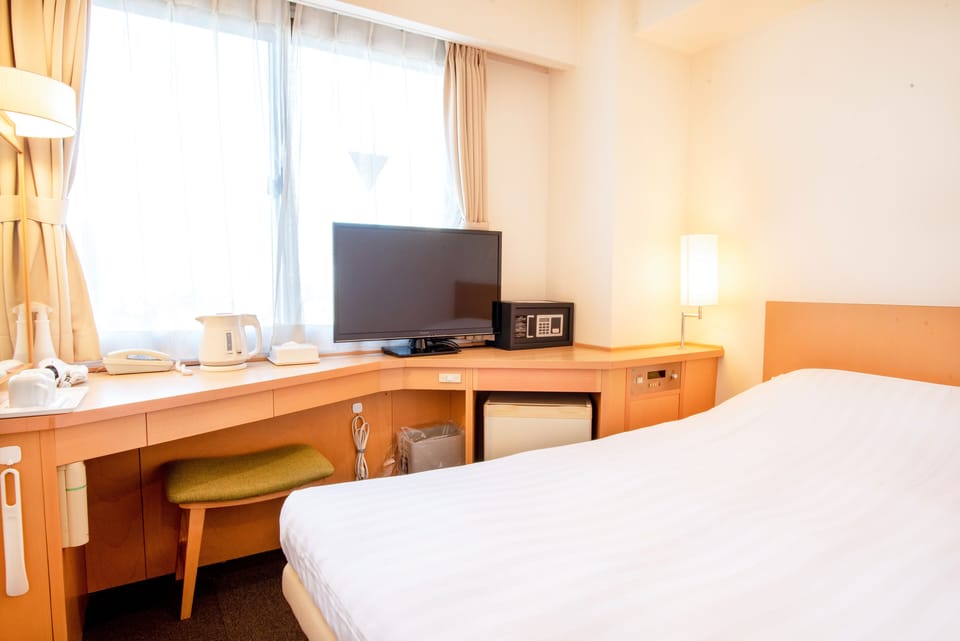 In-room safe, desk, iron/ironing board (on request), WiFi (free)