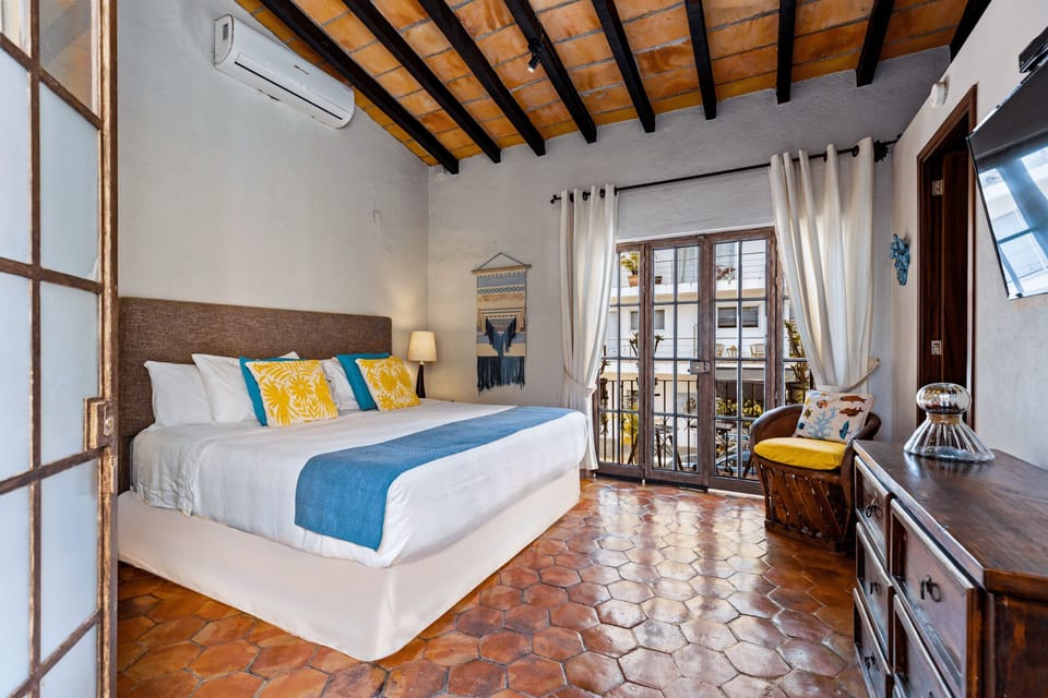 Deluxe Double Room, Ensuite (Suite 39) | 1 bedroom, premium bedding, pillowtop beds, in-room safe