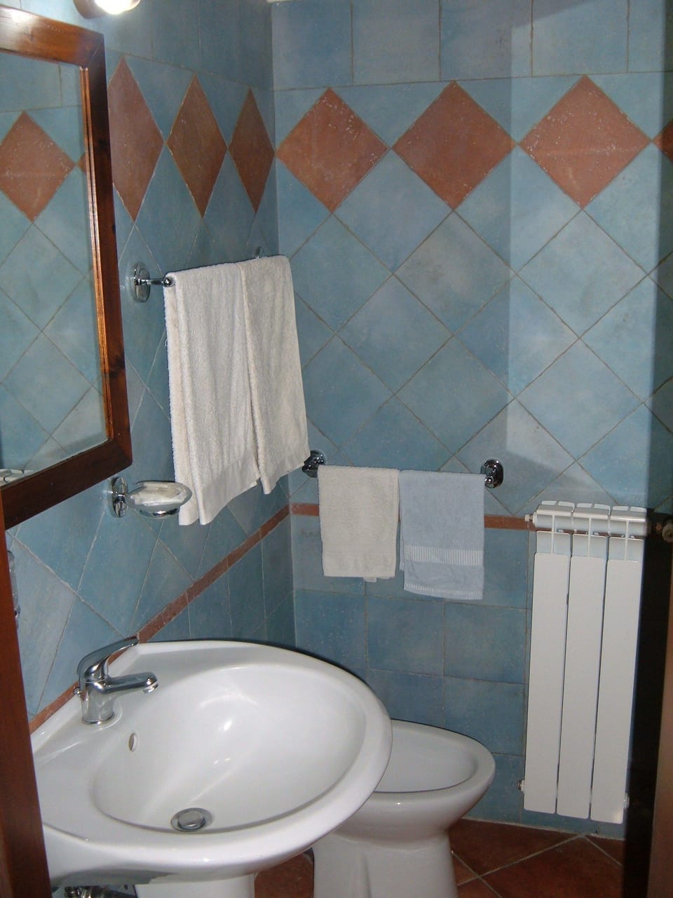 Bathroom sink