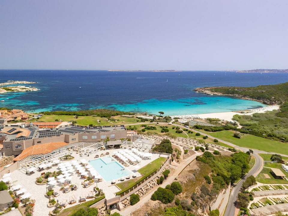 2 outdoor pools, pool umbrellas, sun loungers