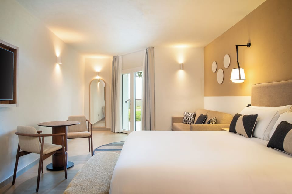 In-room safe, desk, blackout drapes, soundproofing