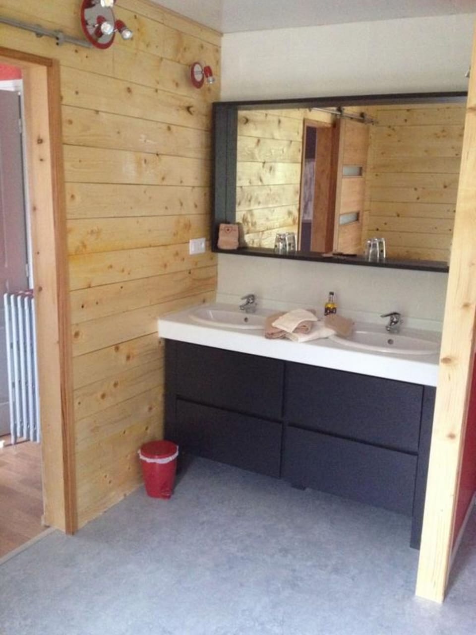 Quadruple Room | Bathroom sink