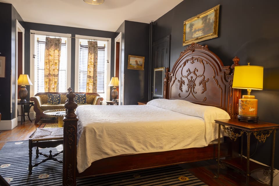 Room, 1 Queen Bed, Private Bathroom | Individually decorated, individually furnished, desk, iron/ironing board