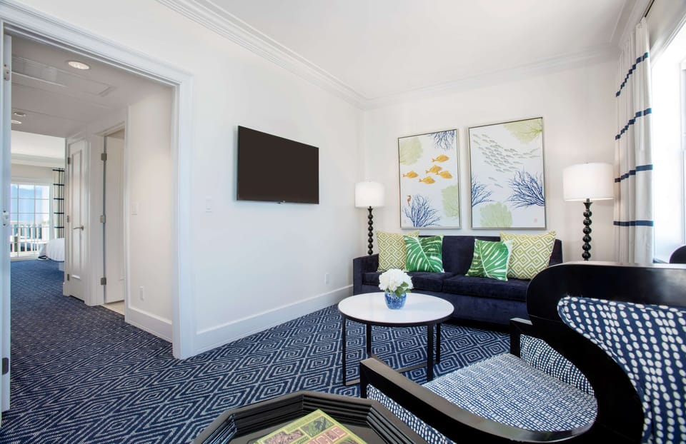 Egyptian cotton sheets, premium bedding, down comforters, in-room safe