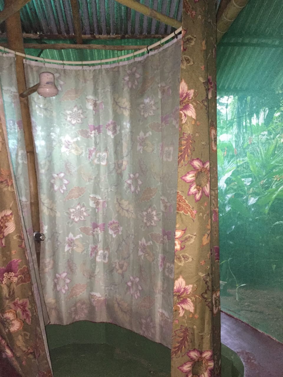 Superior Cabin, 1 Bedroom, River View, Mountainside | Bathroom | Free toiletries, towels