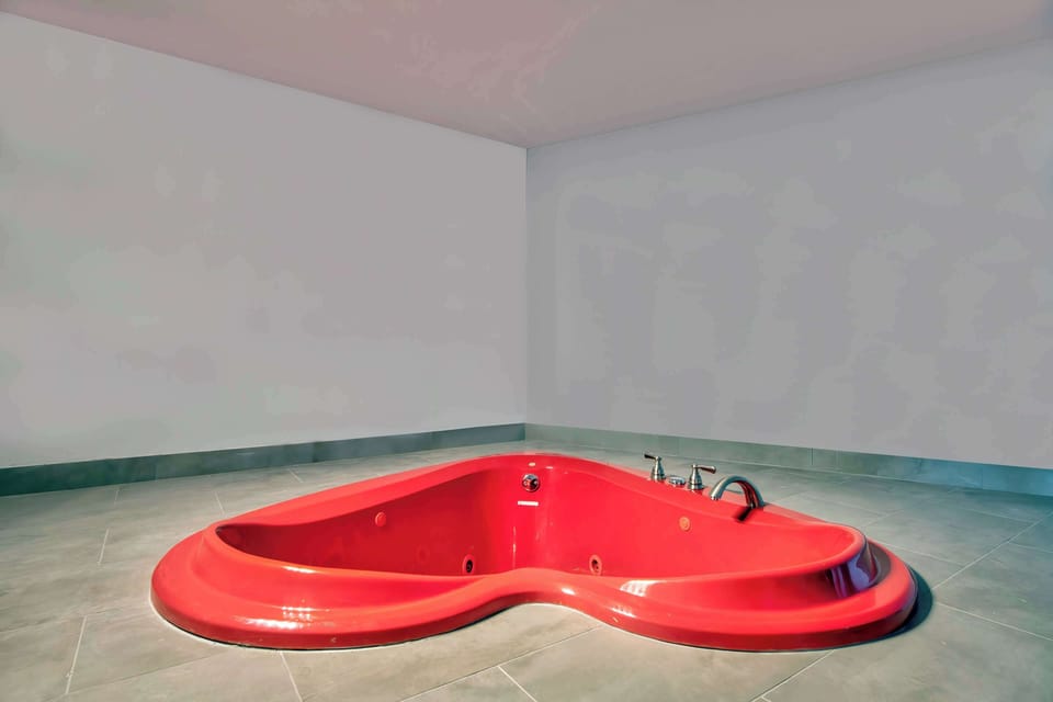 Desk, blackout drapes, free WiFi, bed sheets