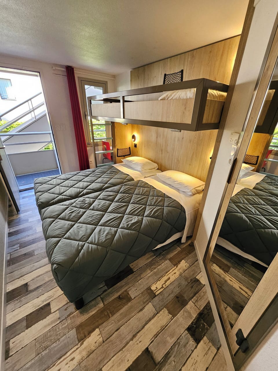 In-room safe, desk, soundproofing, free cribs/infant beds