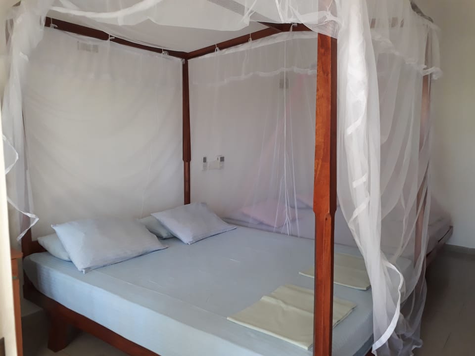 Family Bungalow | In-room safe, desk, soundproofing, iron/ironing board