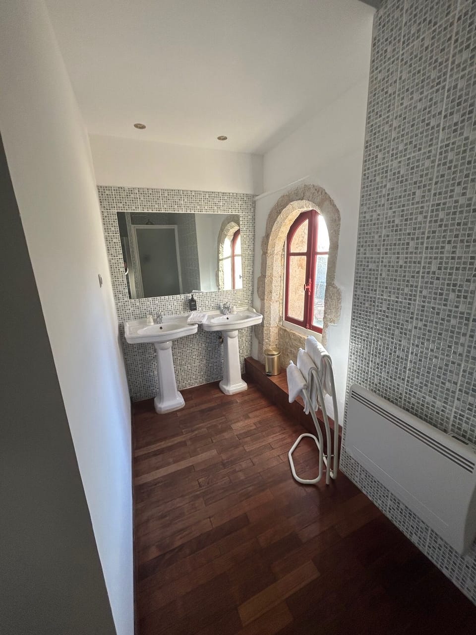 Superior Double Room (Des Rois) | Bathroom | Hair dryer, towels