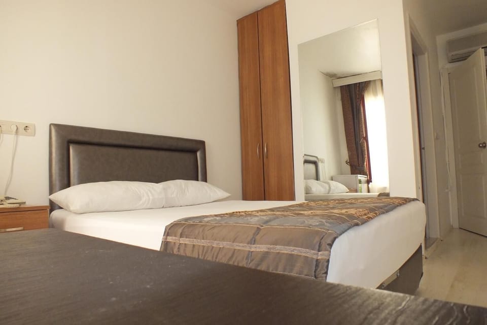 In-room safe, desk, soundproofing, iron/ironing board