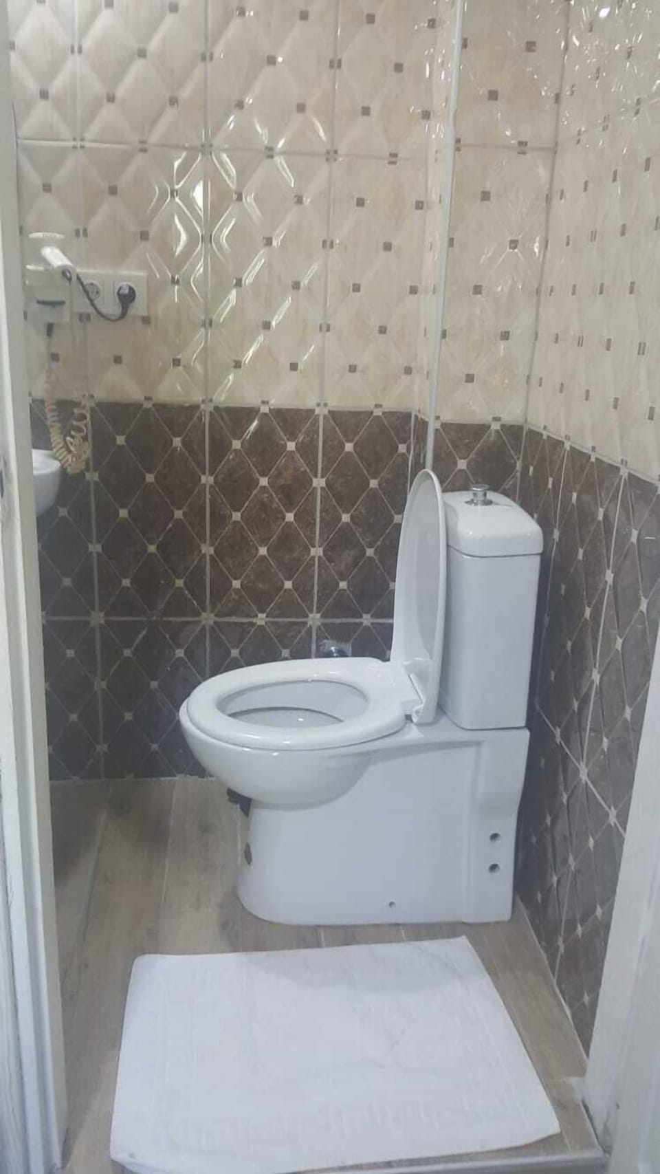 Economy Room, 1 Twin Bed | Bathroom sink