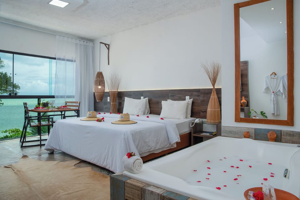 Master Suite | Minibar, individually decorated, blackout drapes, iron/ironing board
