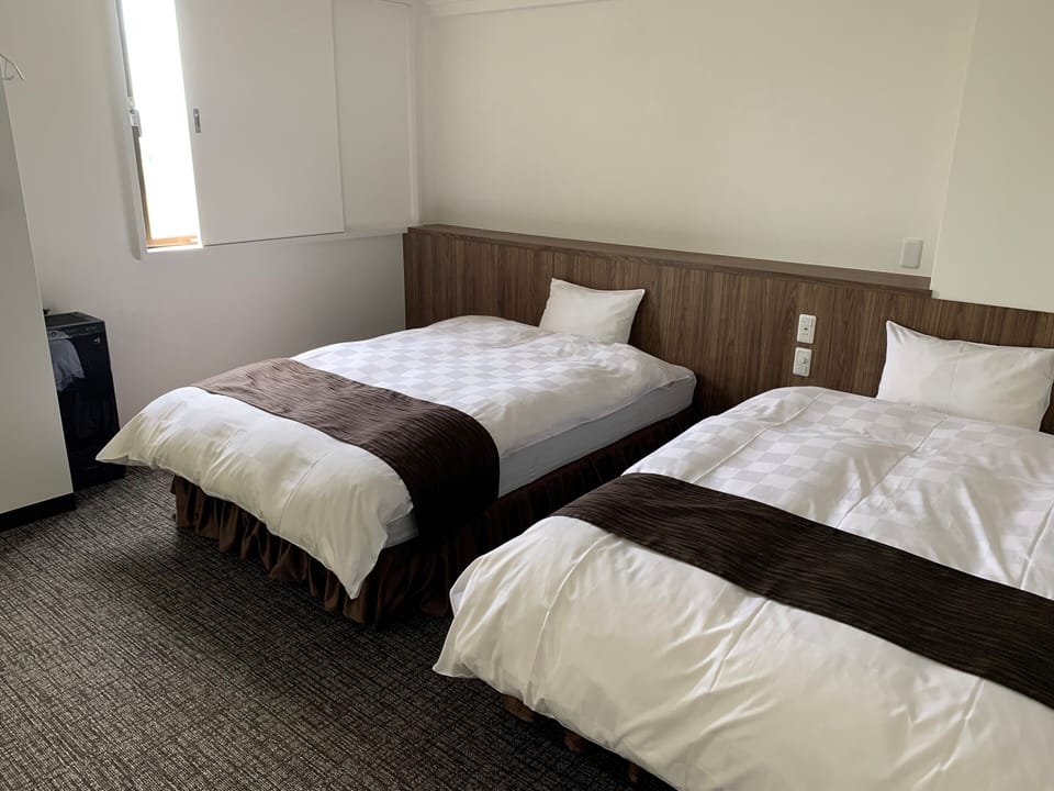 Twin Room, Smoking | Desk, WiFi (free)
