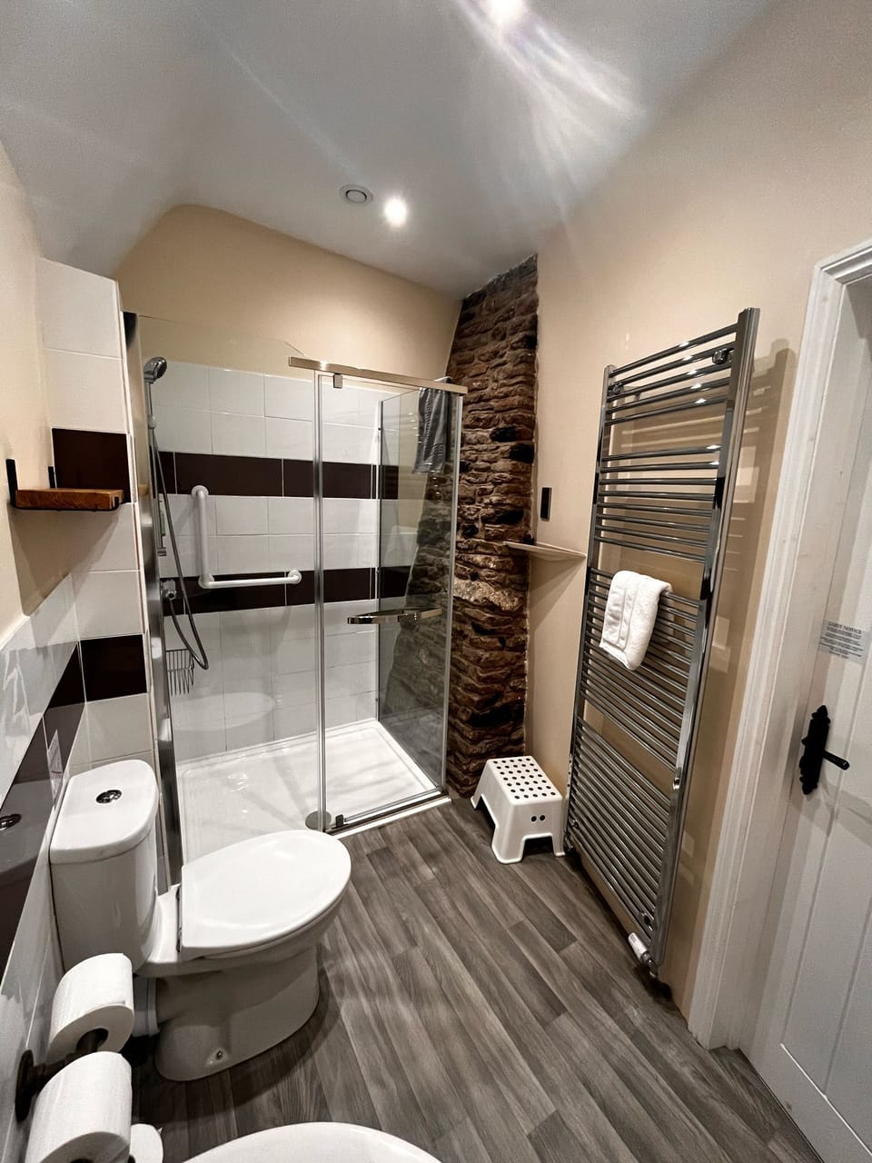 Family Room, Ensuite (Purple Room) | Bathroom | Eco-friendly toiletries, hair dryer, towels, soap