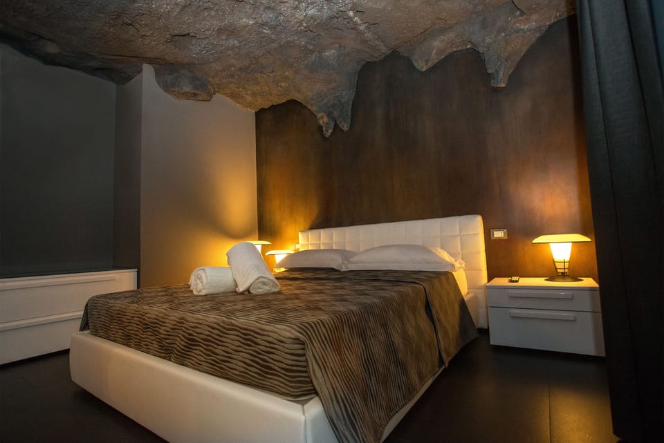 Romantic Double Room | Premium bedding, minibar, in-room safe, individually furnished