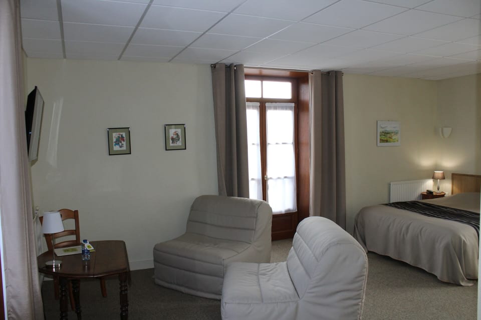 Double Room | Desk, soundproofing, cribs/infant beds, free WiFi