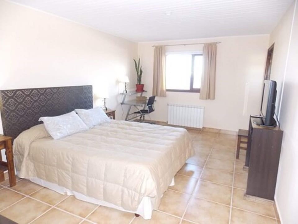 In-room safe, desk, soundproofing, iron/ironing board