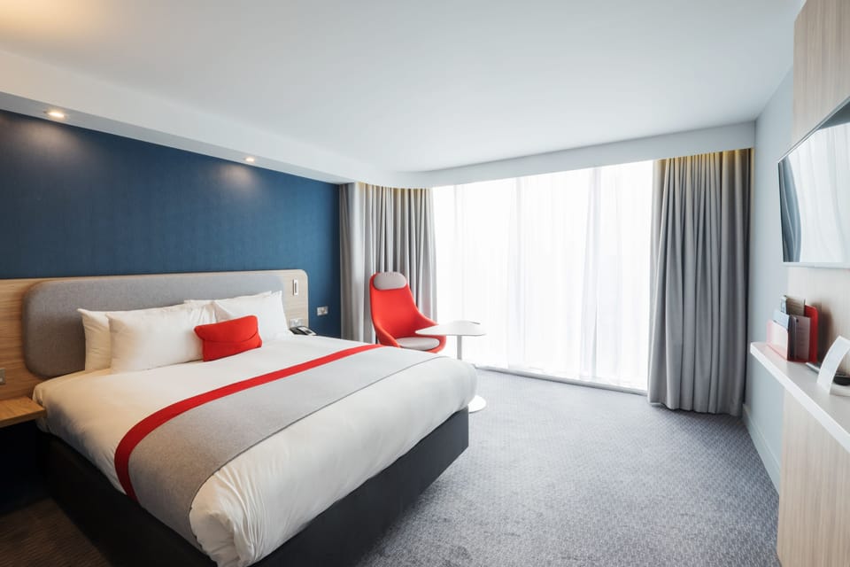 In-room safe, desk, blackout drapes, soundproofing