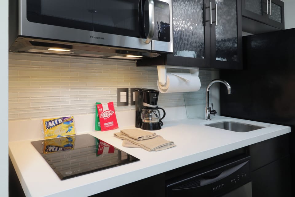 Premium bedding, in-room safe, individually furnished, desk