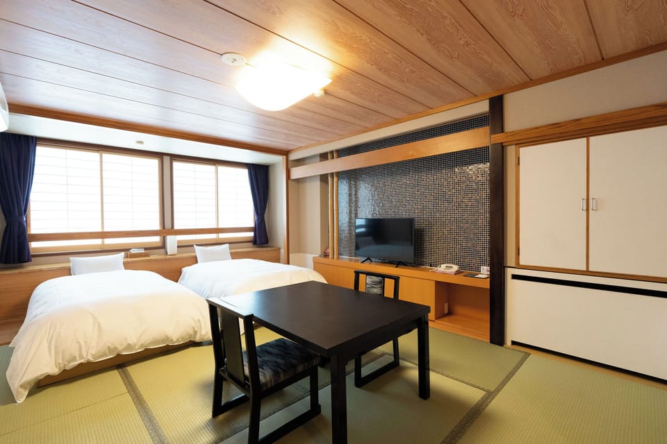Basic Twin Room, Non Smoking | Premium bedding, in-room safe, WiFi (free)