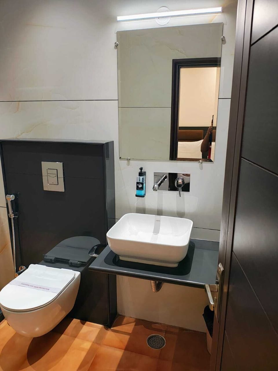 Premium Room | Bathroom | Shower, free toiletries, hair dryer, slippers