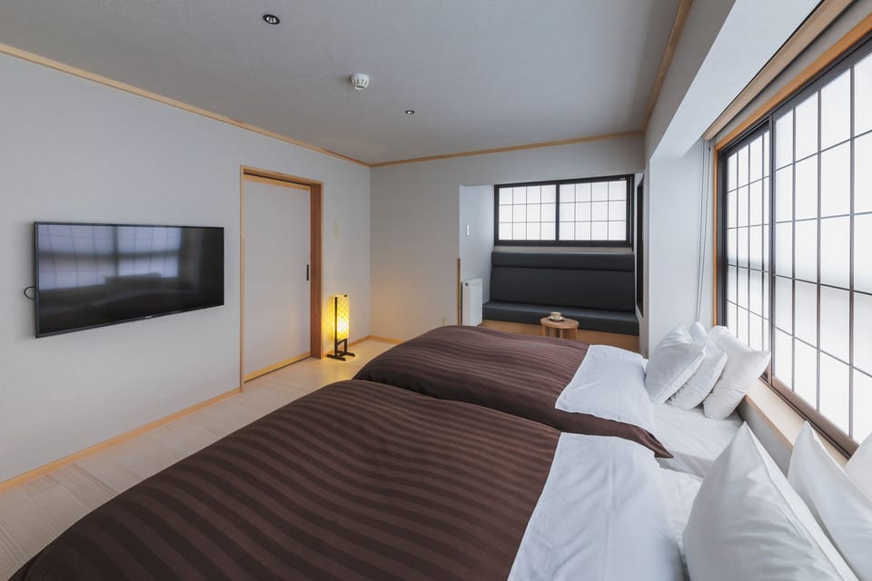 Corner Japanese Modern | In-room safe, WiFi (free)