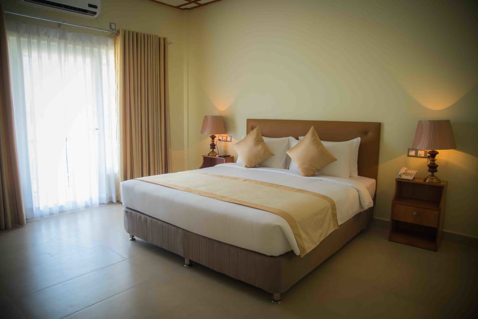 Deluxe Double Room | Premium bedding, minibar, in-room safe, desk